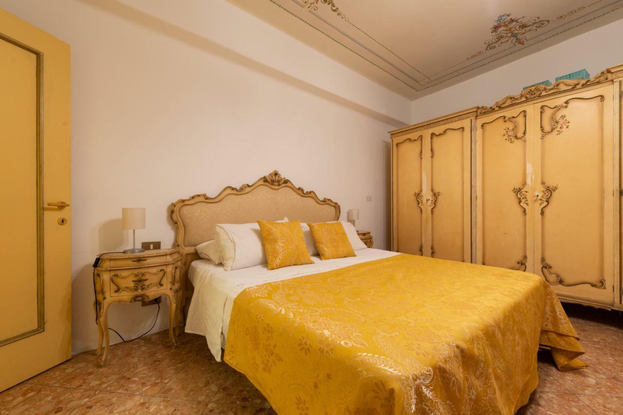 Historical In Center Apartment *